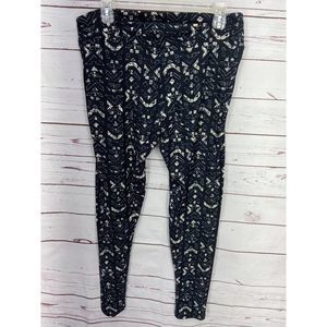 LulaRoe Patterned Leggings Tights Black And White Tall & Curvey One Size These L